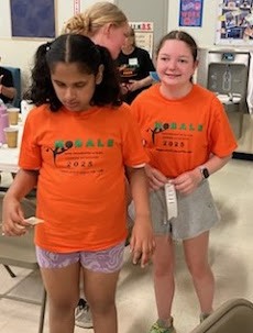 3rd place disc golf winners Opal and Delaney